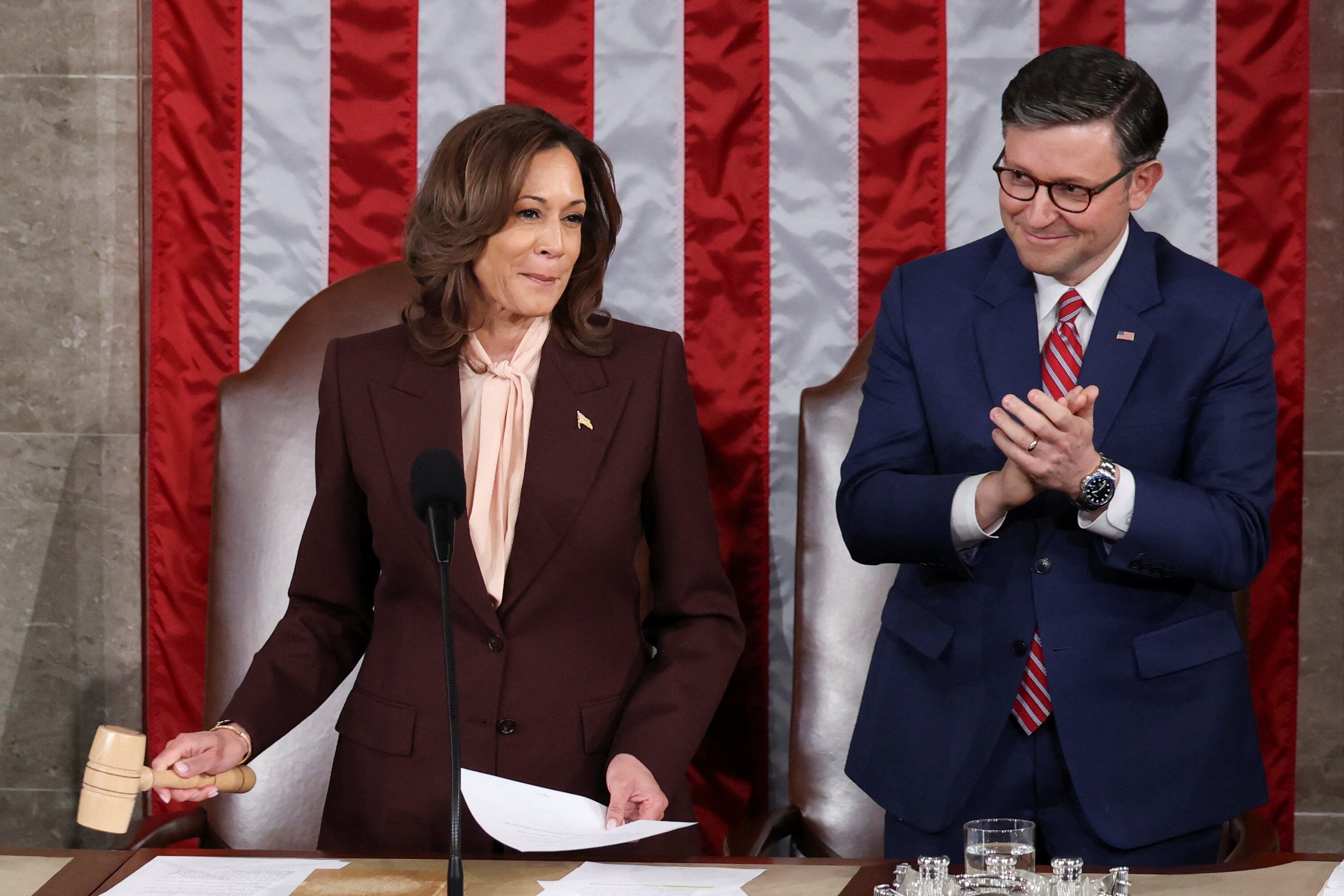 2025-01-06T192131Z_972495356_RC2I4CAQD0ZE_RTRMADP_3_USA-TRUMP-CONGRESS