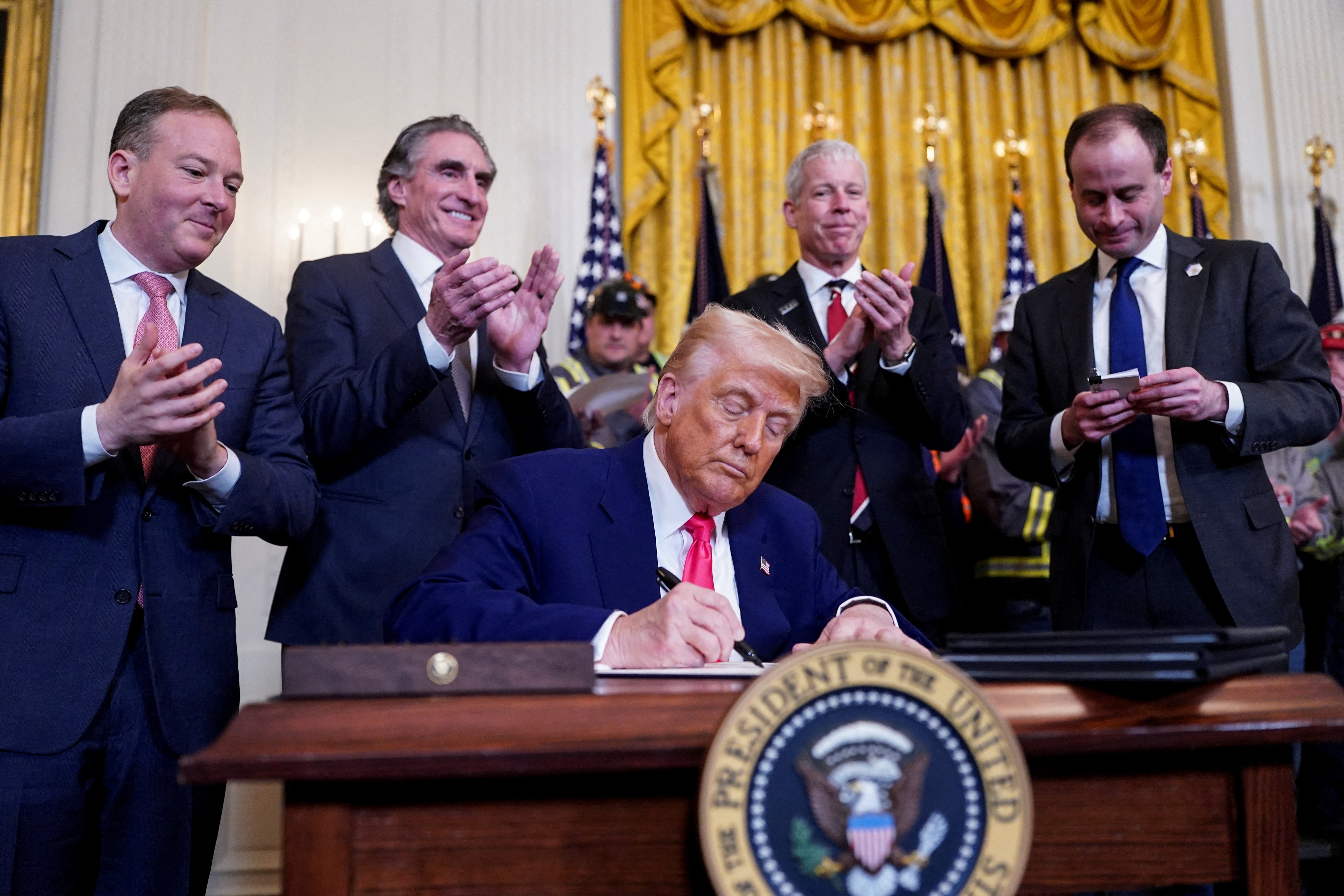 US to allow federal workers to promote religion in workplaces