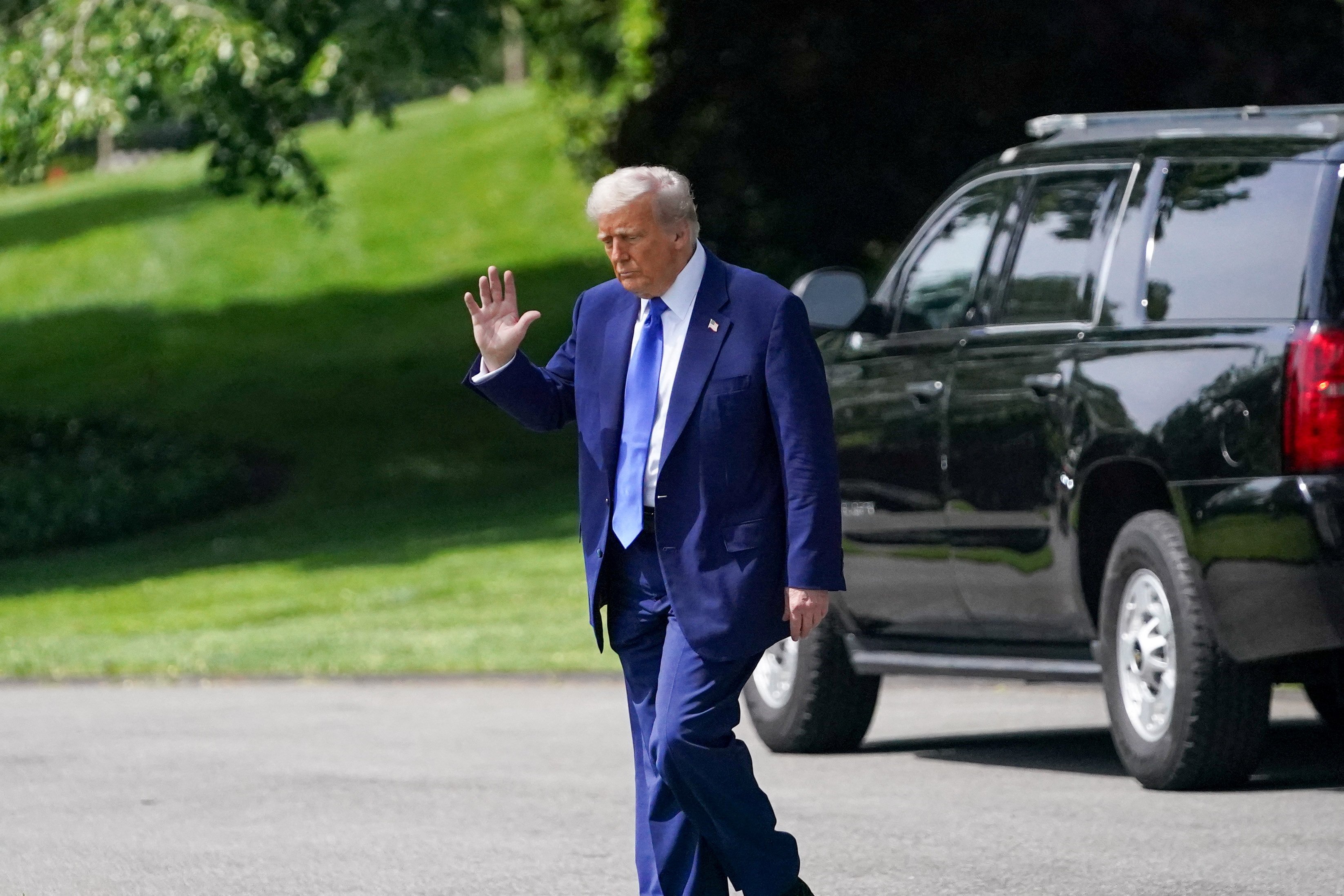 Trump to join House Republicans as his tax bill nears deadline