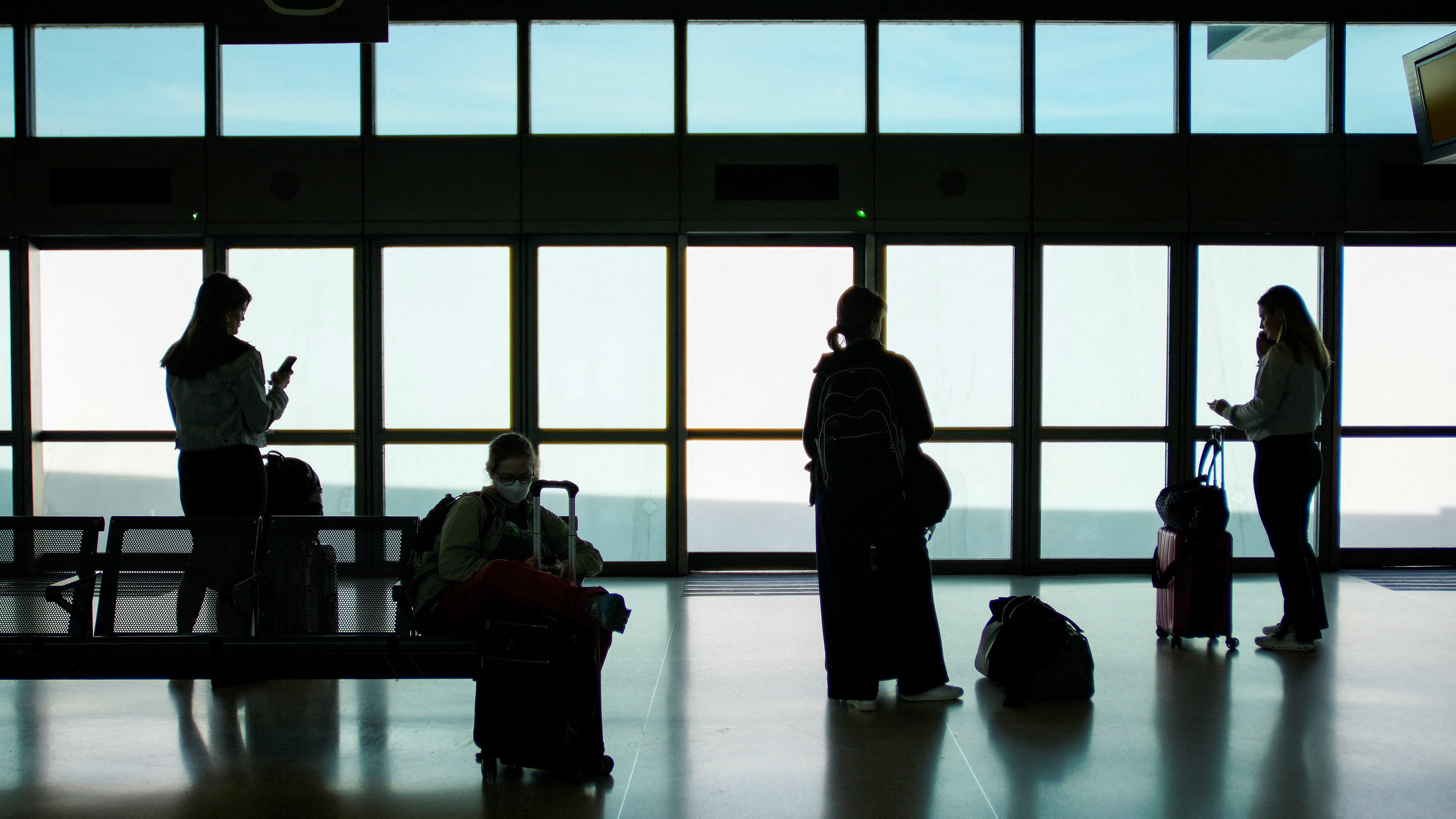US FAA announces Newark flight cuts to reduce congestion
