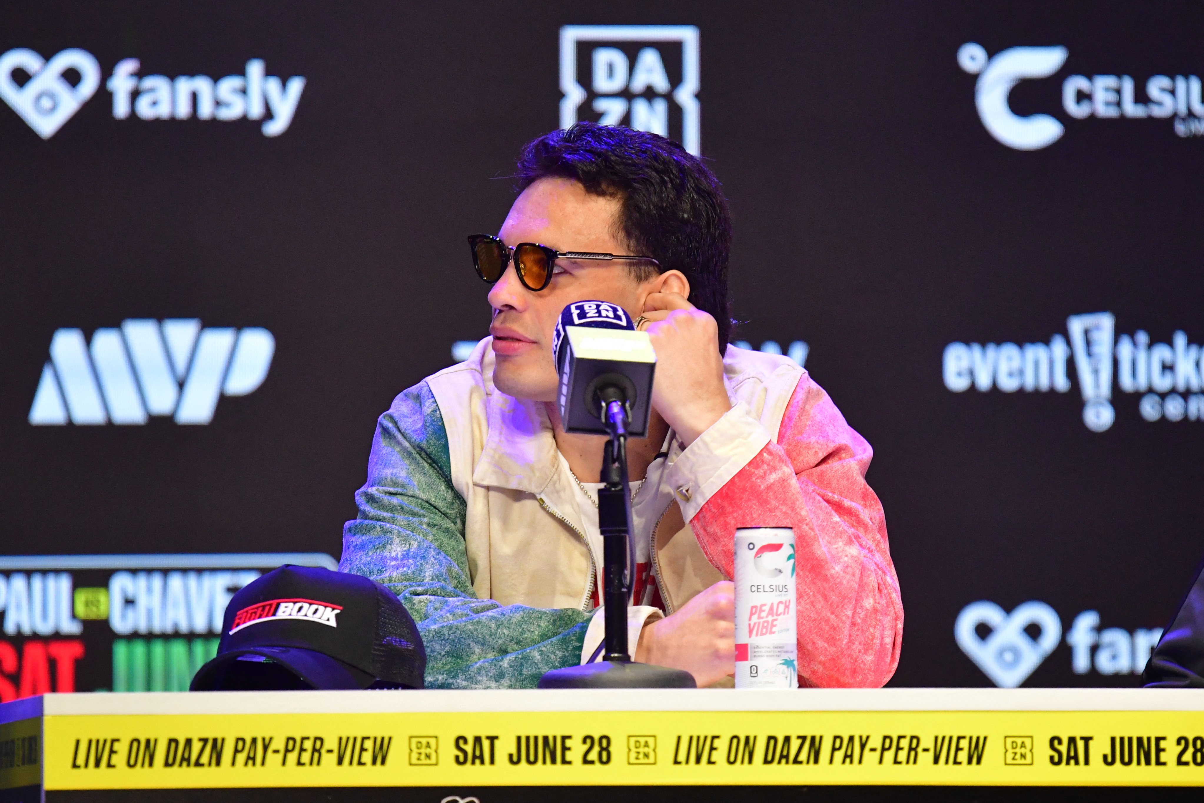 Mexican boxer Julio Cesar Chavez Jr arrested by US immigration officers, DHS says