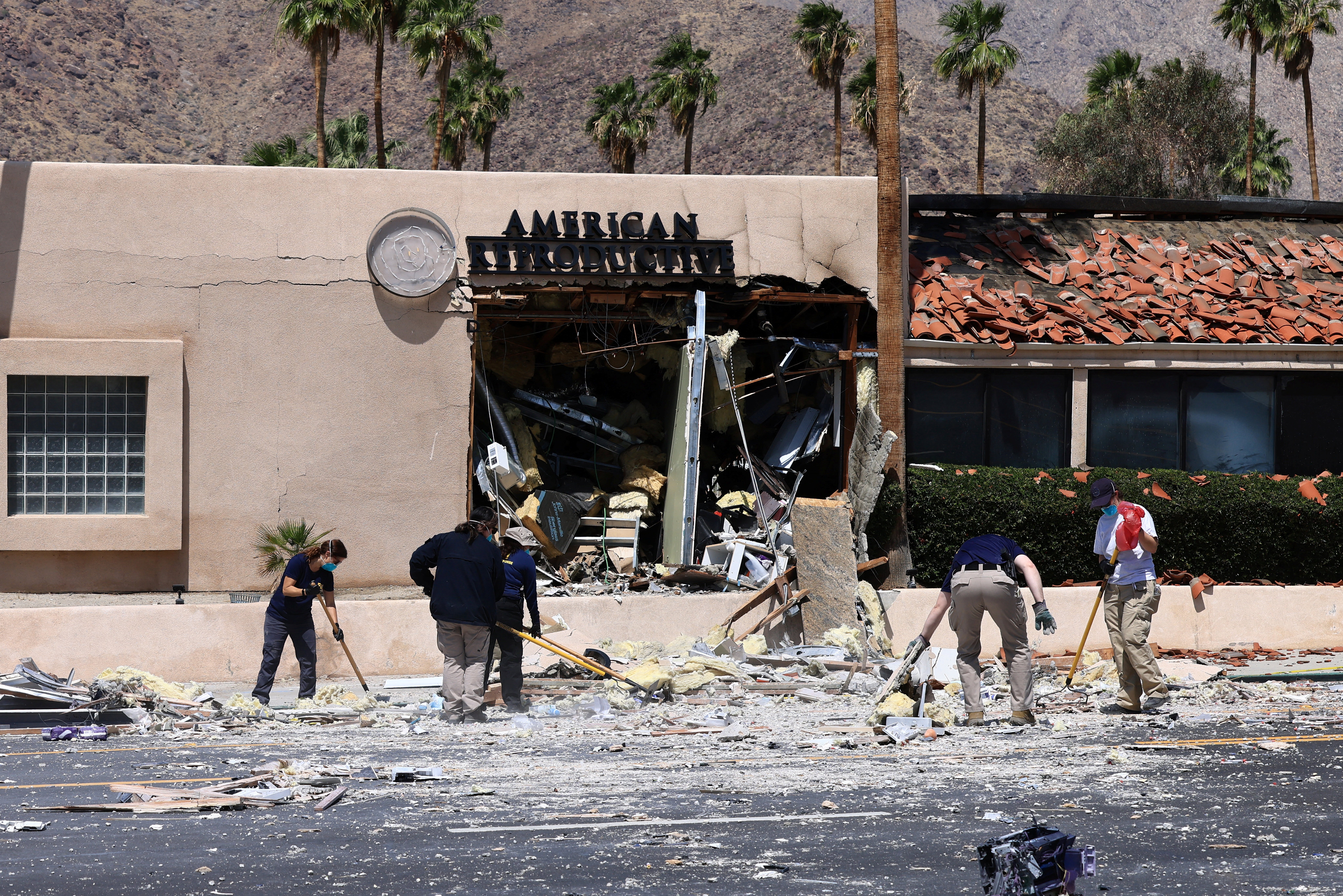 Suspect in bombing at California fertility clinic dies in federal custody