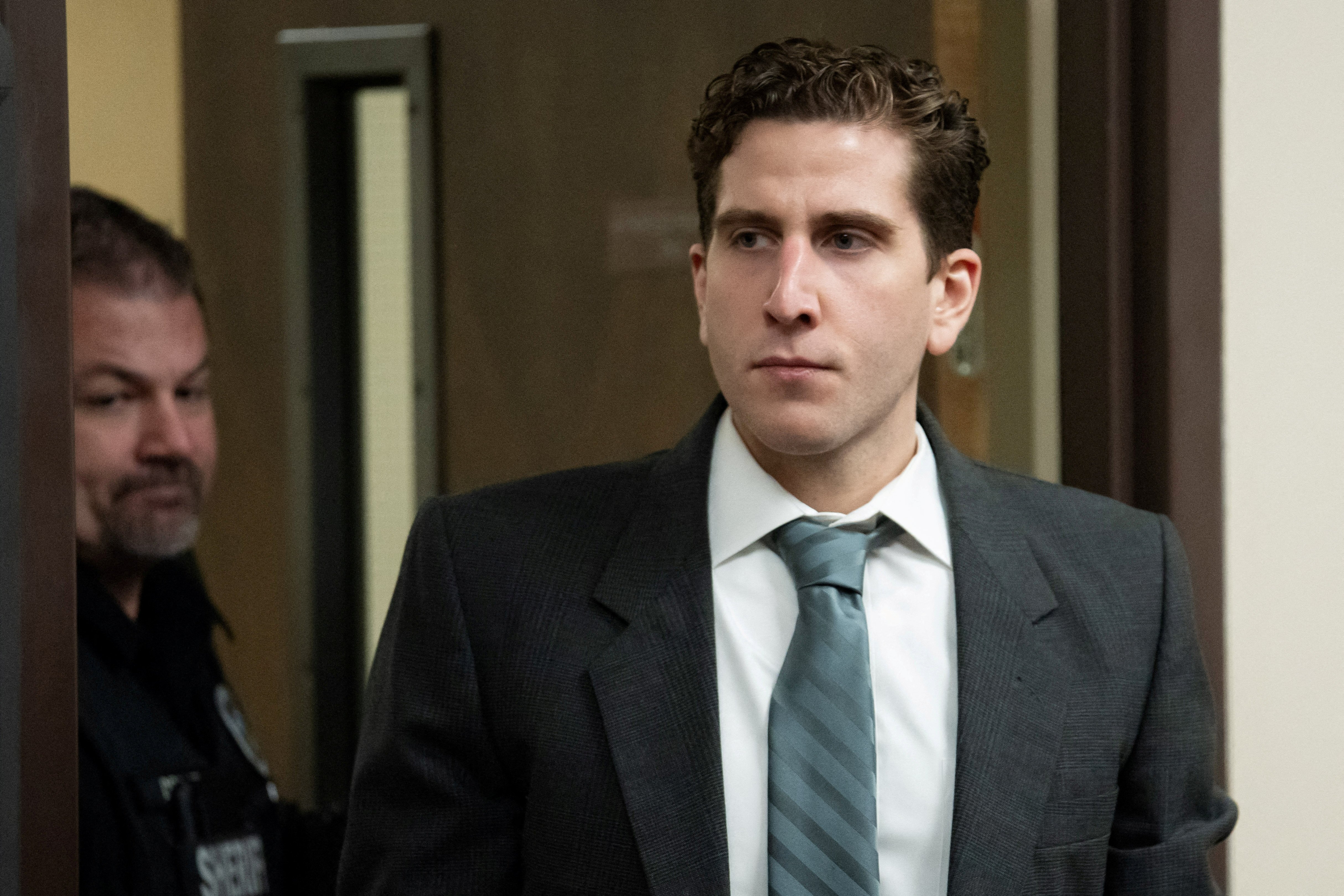 Suspect in murders of four Idaho college students to plead guilty