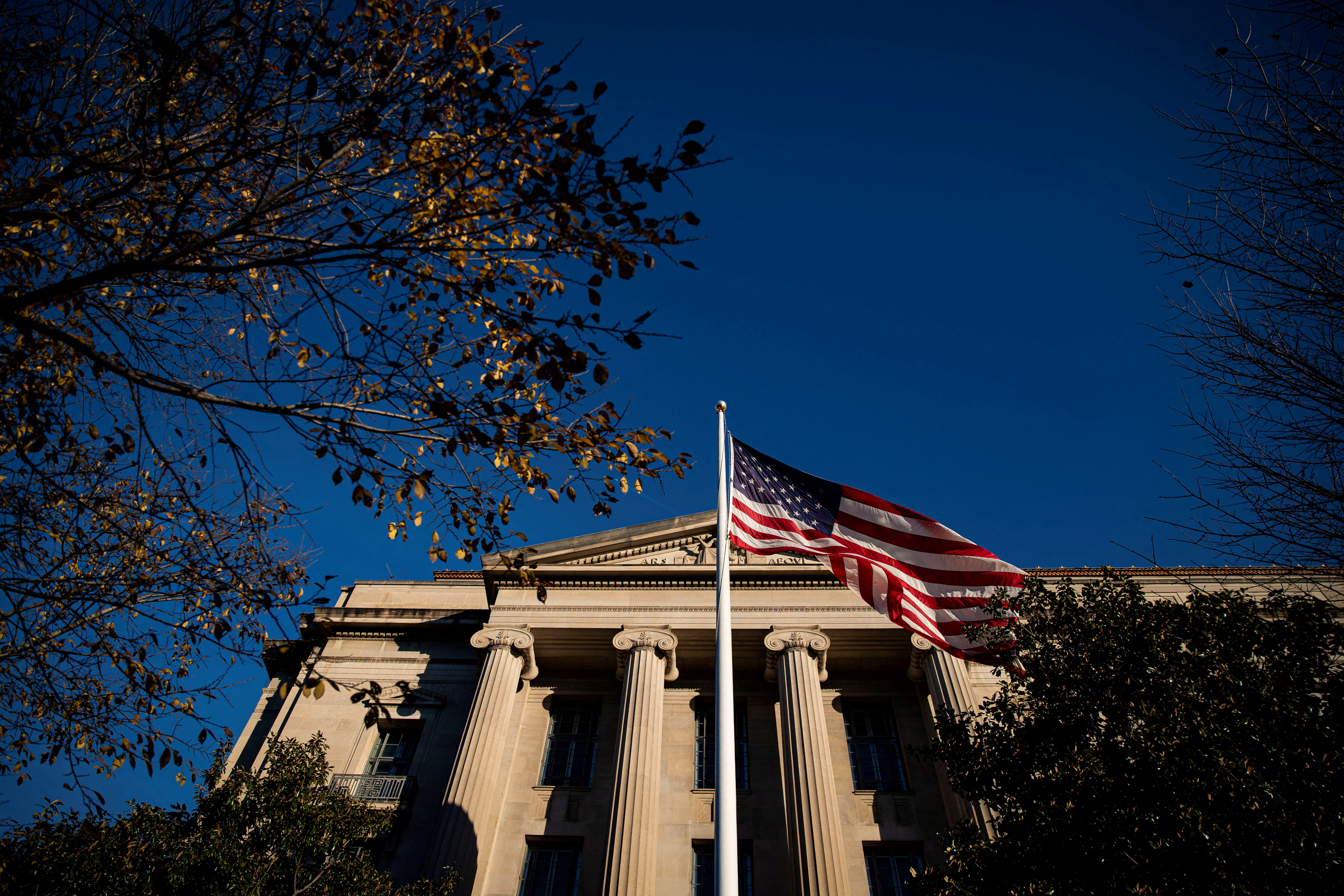 Judge clears the way for release of special counsel Smith's report on Trump's Jan. 6 case