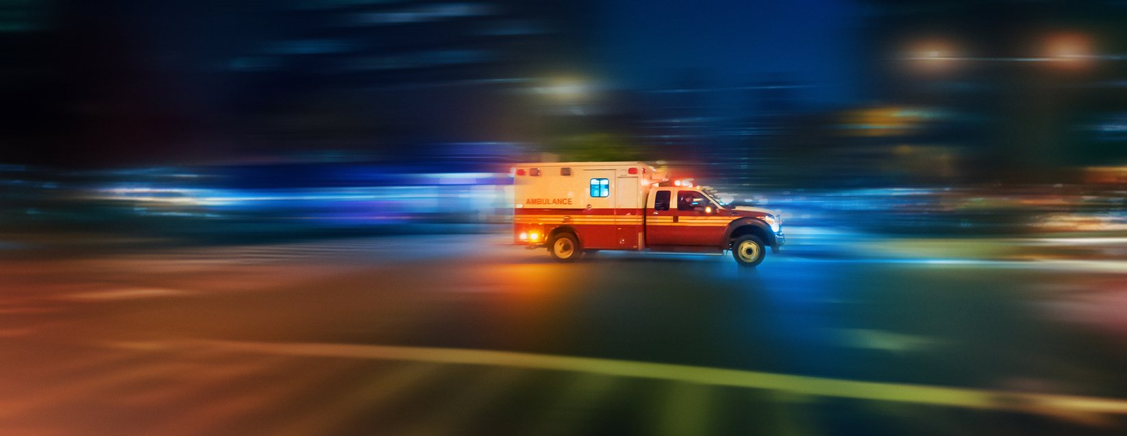 2 killed and dozens injured in Greyhound bus crash in Tennessee