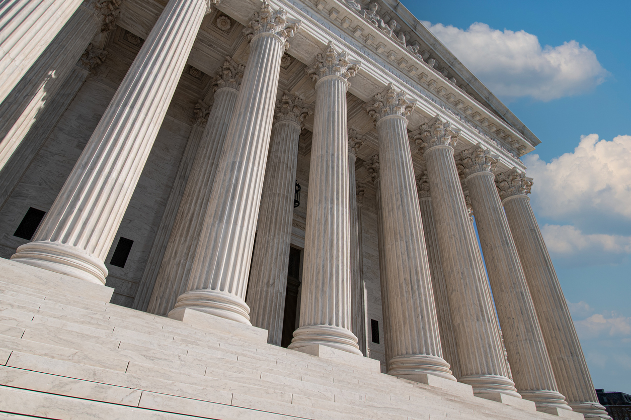 Trump administration asks Supreme Court to strip legal protections from 350,000 Venezuelan migrants